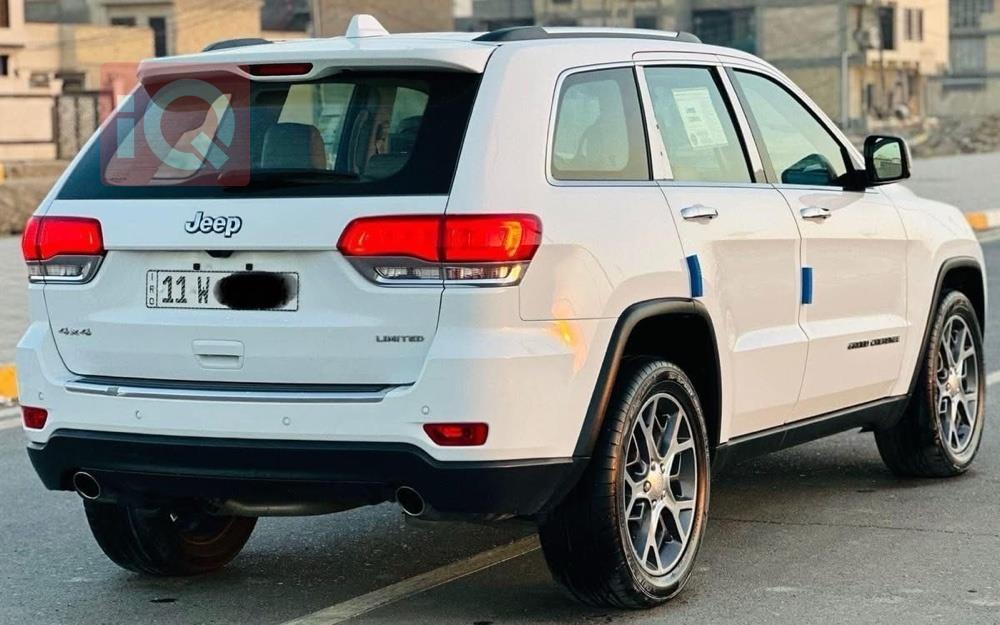 جیپ گراند شیرۆکی